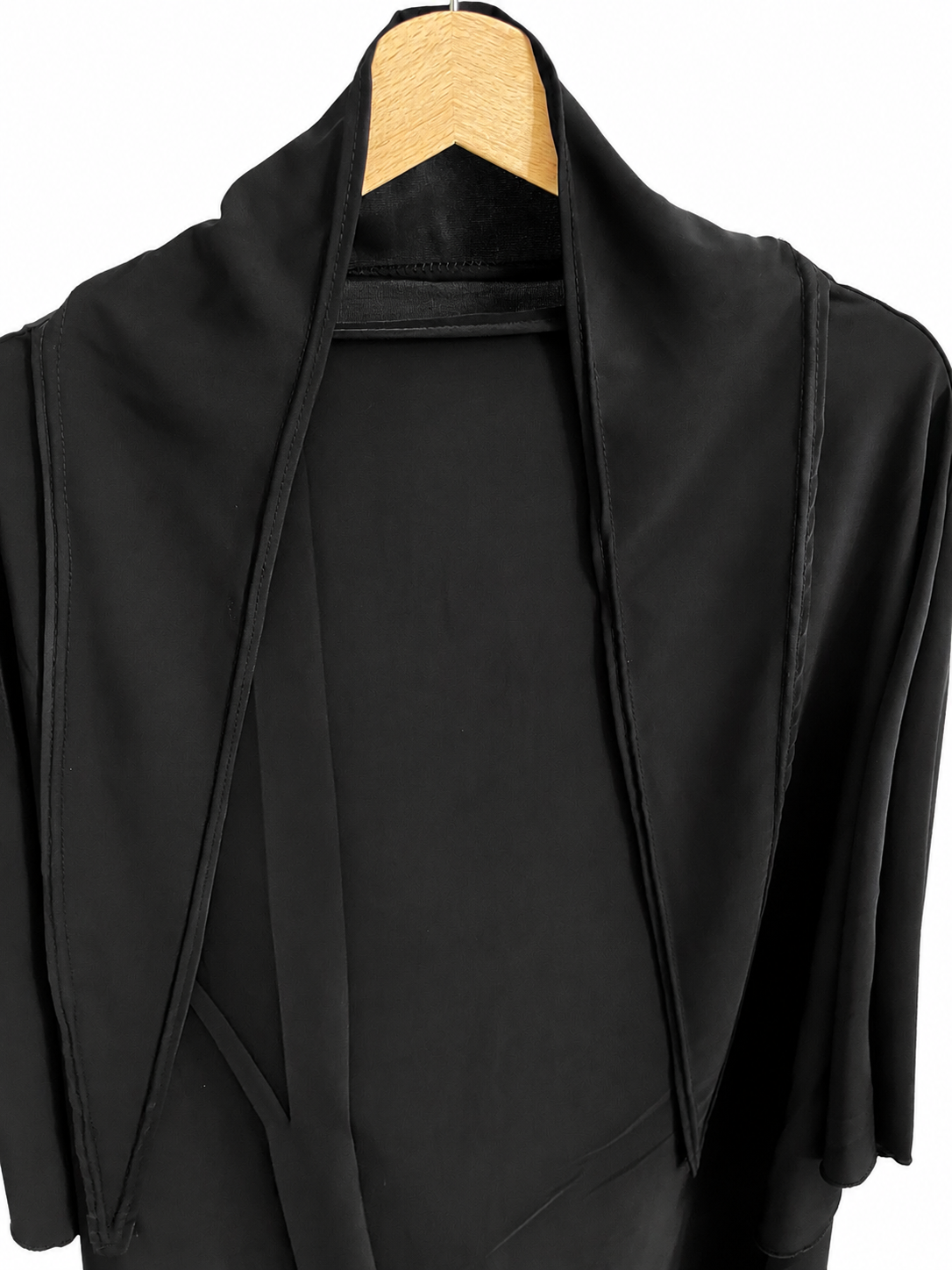 Khimar long noir en soie de Médine – Layla